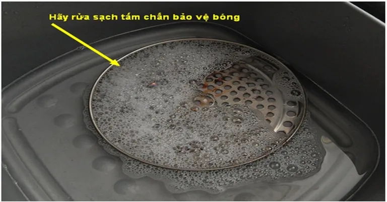 Vệ sinh lò nướng thủy tinh: 5 lỗi sai và cách làm đúng