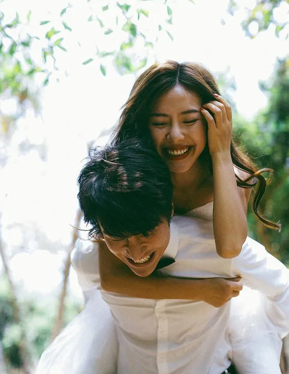 [Tuyển tập] Thơ tình yêu hạnh phúc: Ngọt ngào, lãng mạn & Ý nghĩa (Bản đầy đủ)