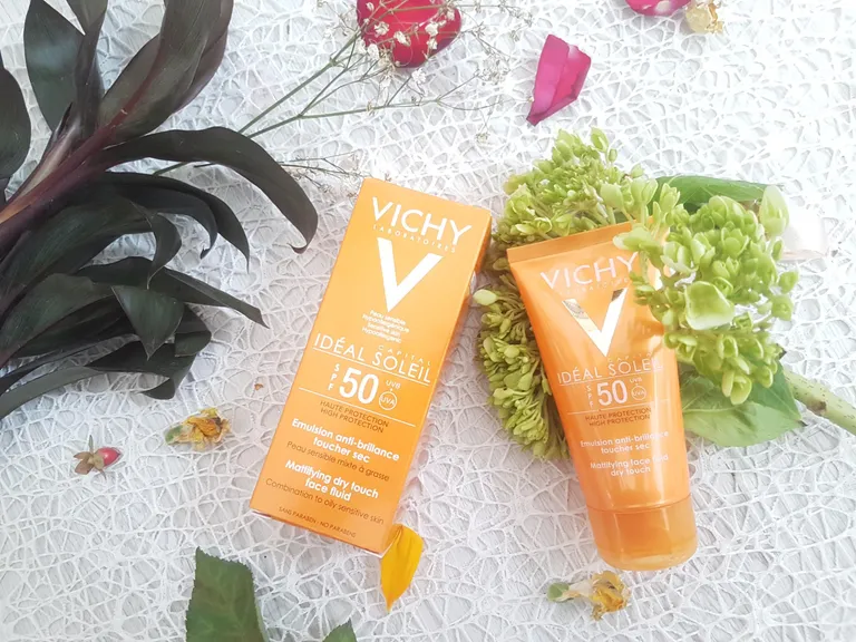 Kem chống nắng Vichy Ideal Soleil kiểm soát dầu