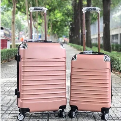 Vali nhựa và vali vải là hai chất liệu phổ biến nhất