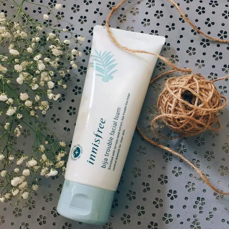 Sữa rửa mặt trị mụn Innisfree Bija Trouble Facial Foam có tốt không?