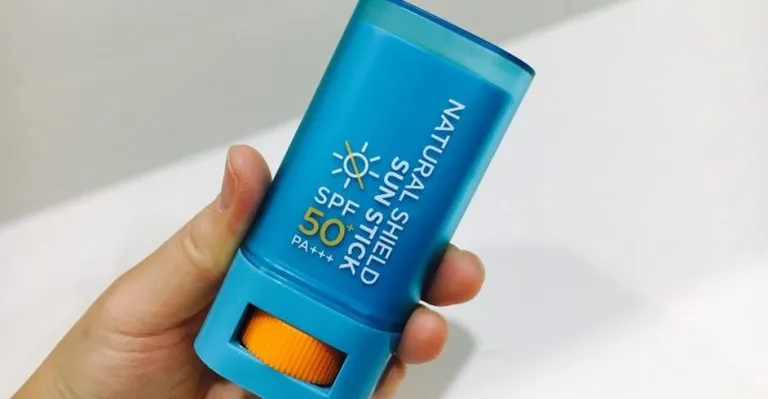 Công dụng AHC Double Shield Sun Stick chống UVA UVB tia hồng ngoại dưỡng ẩm không vệt trắng