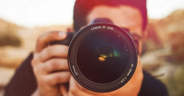 Ngắm bằng LCD và kính ngắm: Kỹ thuật nào cho người mới?