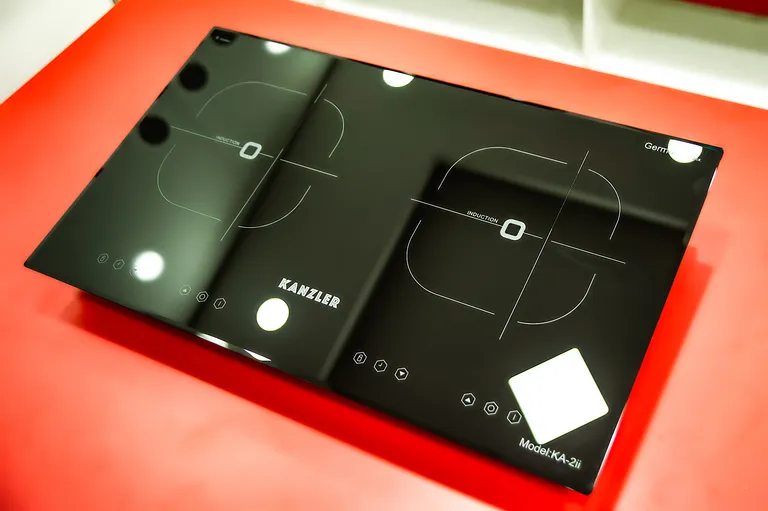 Bếp từ Kanzler thiết kế sang trọng