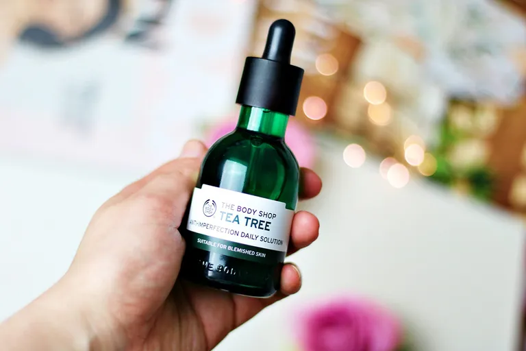 Review The Body Shop Tea Tree Daily Solution: Serum trị mụn có thực sự hiệu quả?