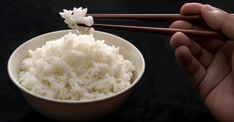 Sự khác biệt cơm thường và nấu bằng nồi cơm điện tách đường