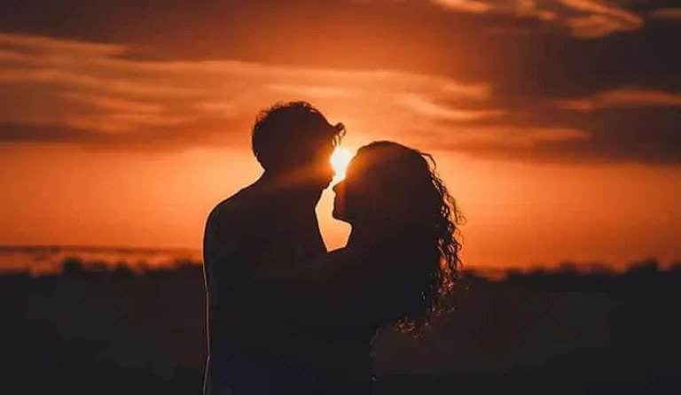 100+ cap hay về tình yêu ngắn bắt trend, đăng đâu thả thính đó!