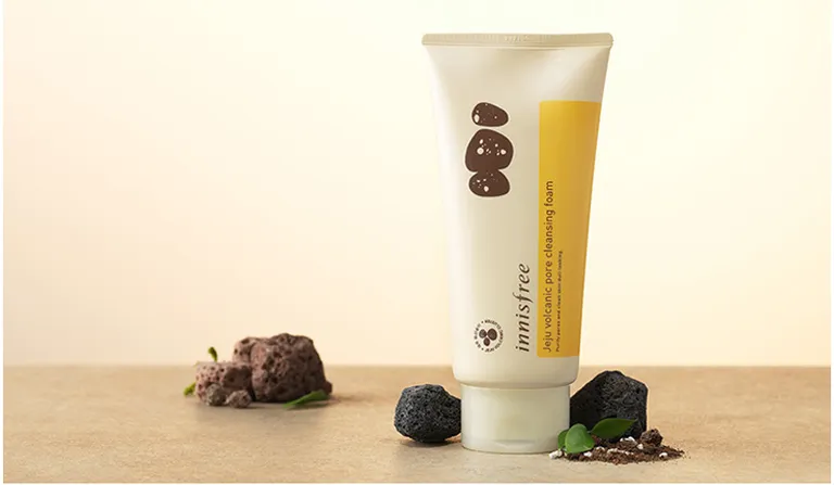 Review sữa rửa mặt Innisfree Jeju Volcanic Pore Cleansing Foam