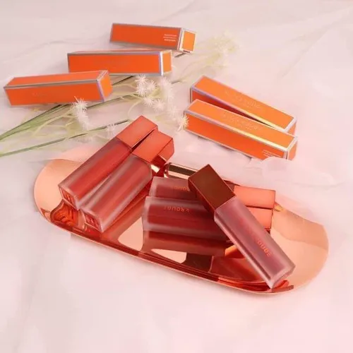 Chất son lì mịn, không khô môi