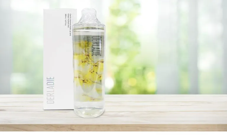 Thiết kế chai trong suốt với hình cây phỉ độc đáo