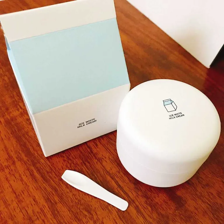 Thiết kế bao bì hình hộp sữa của kem dưỡng 3CE White Milk Cream