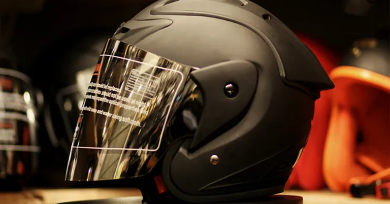 Mũ bảo hiểm có kính chống nắng: 'Vũ khí' tối thượng cho mùa hè