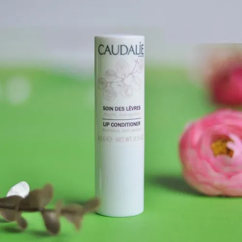 Công dụng của son dưỡng môi Caudalie
