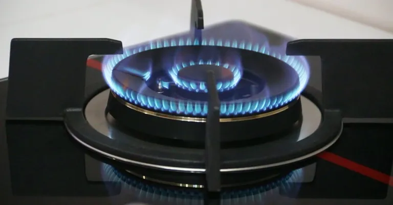 4 Tiêu chí vàng chọn bếp gas âm tiết kiệm gas, an toàn (Tư vấn A-Z)