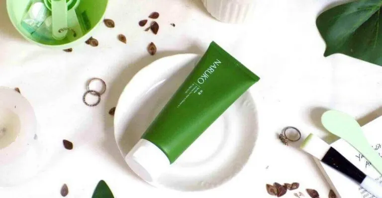 Thành phần và kết cấu của Naruko tràm trà