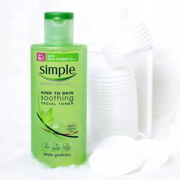 Thành phần dịu nhẹ của toner Simple