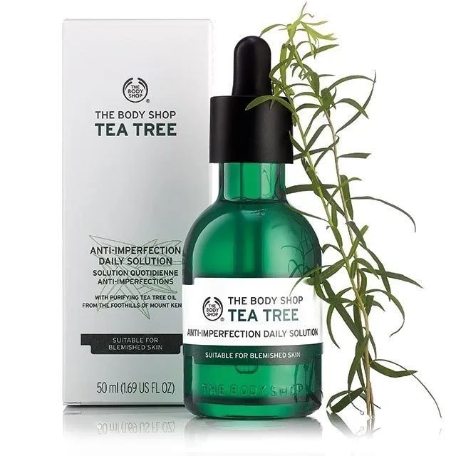 Lọ tinh dầu tràm trà The Body Shop thiết kế nhỏ gọn