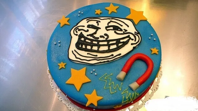 Hình ảnh chúc mừng sinh nhật troll