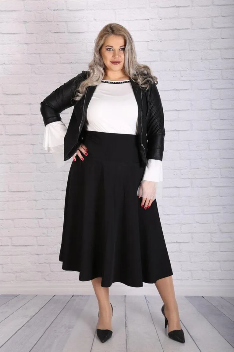 Chân váy dài mix áo len mỏng